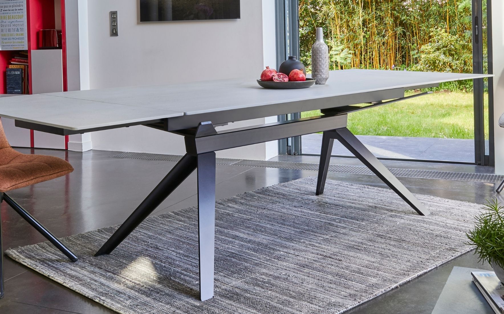 Table Extensible Rotative Achille - Plateau Céramique Blanc Marbré - Pieds Métal Noir - Cuisine & Salon - 6 à 10 Personnes